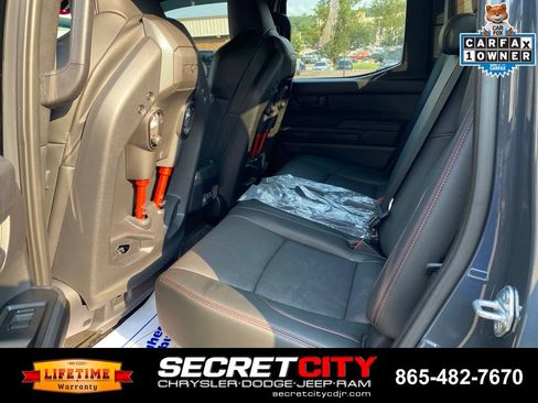 Used 2025 Toyota Tacoma TRD Pro AWD/4WD image 11