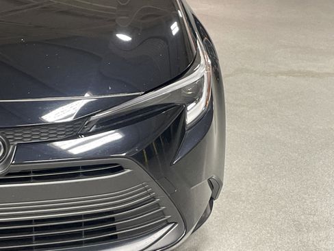 Used 2023 Toyota Corolla LE w/ LE Premium Package image 5