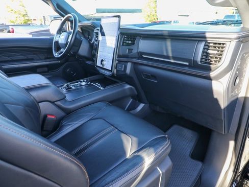 Used 2023 Ford Expedition Platinum image 22