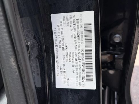 Used 2017 MAZDA MAZDA3 Sport FWD image 40