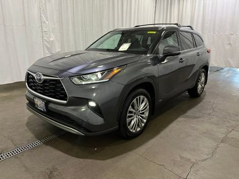 Used 2023 Toyota Highlander Platinum AWD/4WD image 8