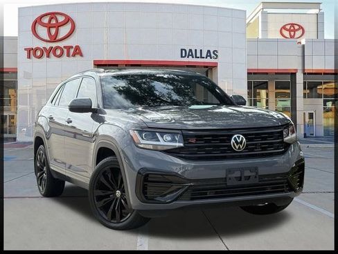 Used 2021 Volkswagen Atlas Cross Sport SEL R-Line w/ Cross Sport MDO Package FWD image 1