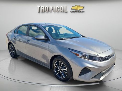 Used 2024 Kia Forte LXS image 7
