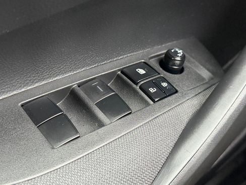 Used 2022 Toyota Corolla LE image 23