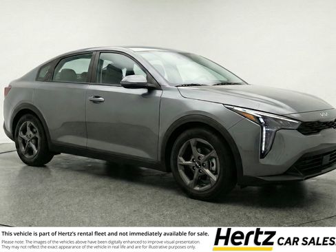 Used 2025 Kia K4 LXS image 1