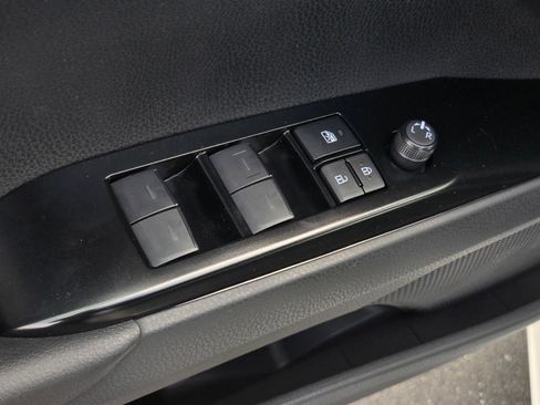 Used 2026 Toyota Camry SE FWD image 10