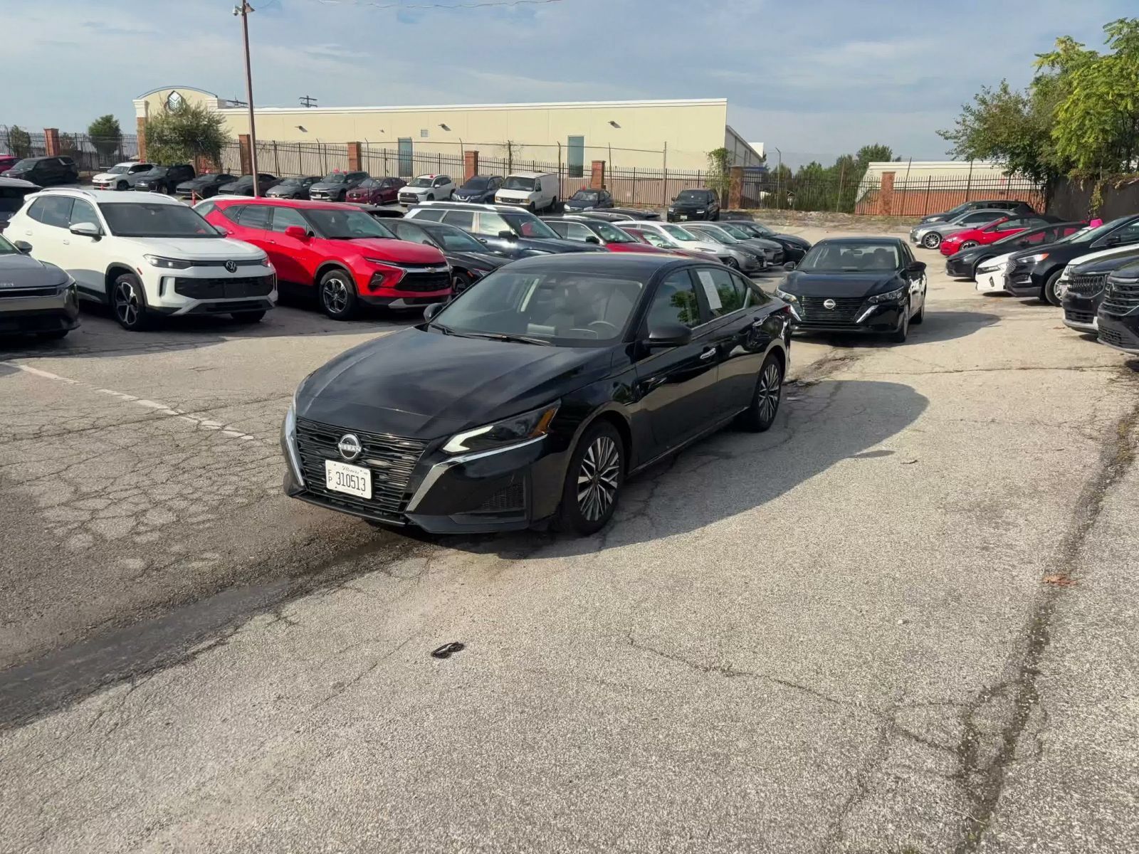 Used 2025 Nissan Altima 2.5 SV FWD image 6