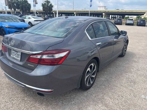Used 2017 Honda Accord EX image 3