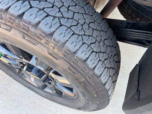 Used 2025 GMC Sierra 2500 AT4 w/ AT4 Premium Plus Package image 8