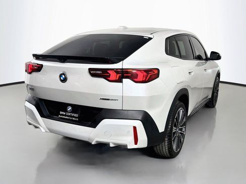 Used 2025 BMW X2 xDrive28i w/ Technology Package AWD/4WD image 5