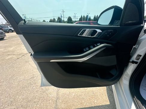 Used 2024 BMW X7 xDrive40i w/ Executive Package AWD/4WD image 25