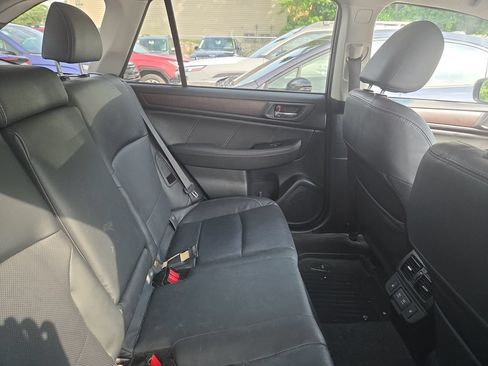 Used 2019 Subaru Outback 2.5i Limited AWD/4WD image 10