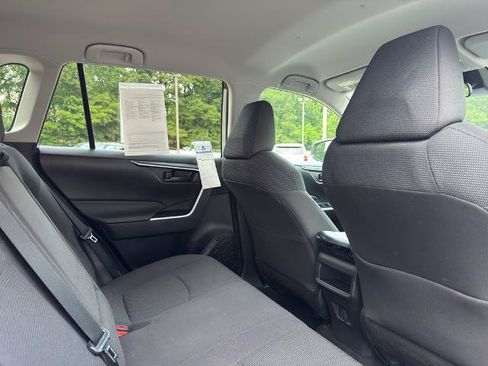 Used 2021 Toyota RAV4 LE w/ Carpet Mat Package (TMS) AWD/4WD image 5