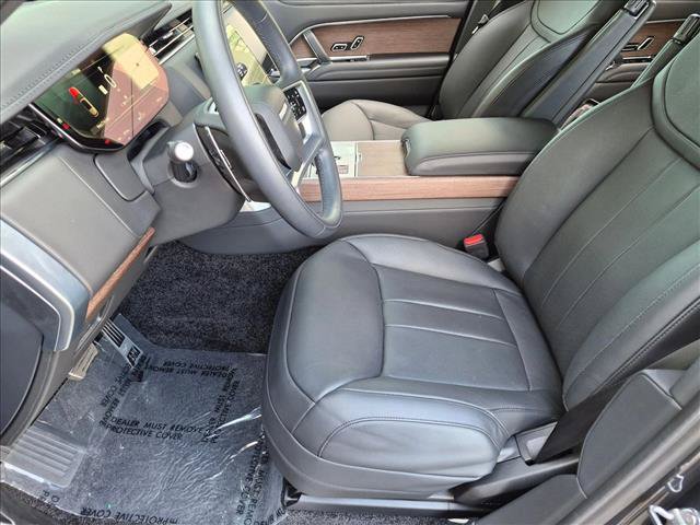 Used 2025 Land Rover Range Rover SE AWD/4WD image 17