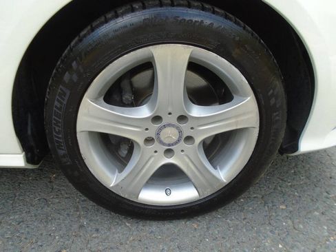 Used 2014 Mercedes-Benz E 350 Sedan image 32