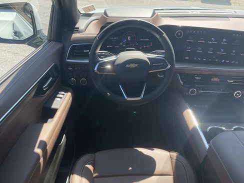 New 2026 Chevrolet Suburban High Country AWD/4WD image 15