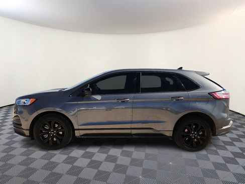 Used 2024 Ford Edge SE w/ Black Appearance Package image 2