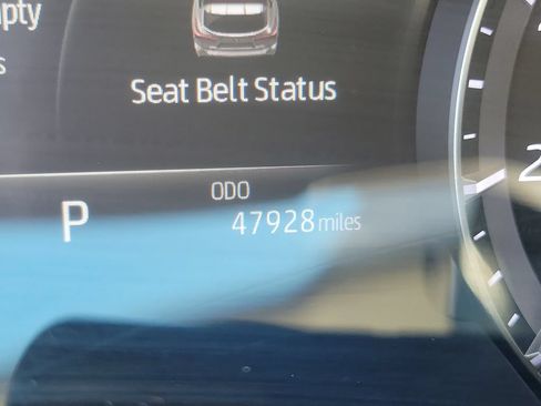Used 2020 Toyota Highlander XLE AWD/4WD image 31