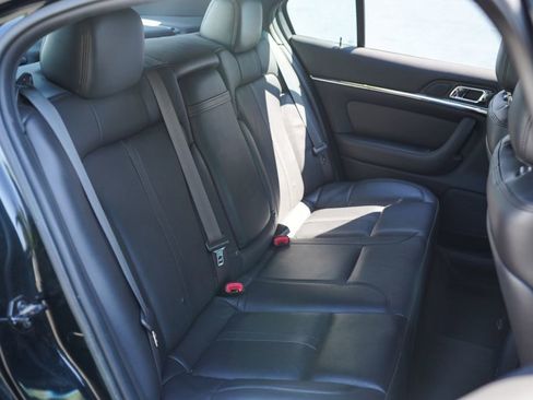 Used 2014 Lincoln MKS image 26