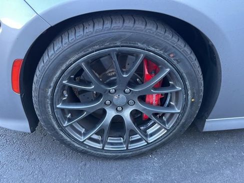 Used 2016 Dodge Charger SRT w/ Harman/Kardon Audio Group image 10