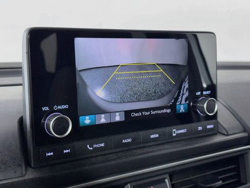 Certified 2025 Honda Pilot Sport image 13