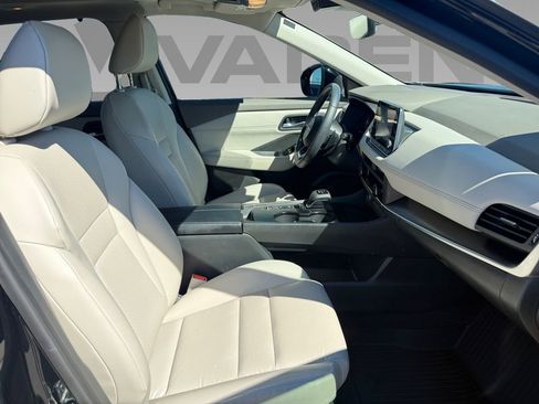 Used 2023 Nissan Rogue SV w/ SV Premium B Package image 9