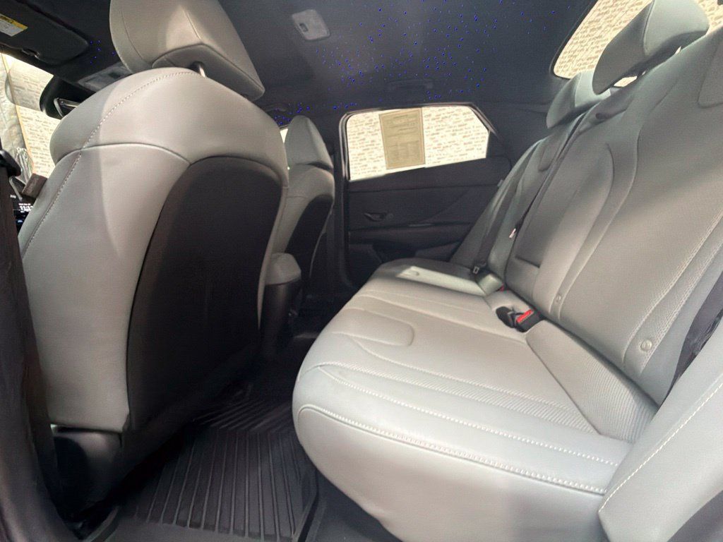 Certified 2024 Hyundai Elantra Limited FWD image 13