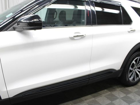 Used 2023 Ford Explorer ST-Line AWD/4WD image 47