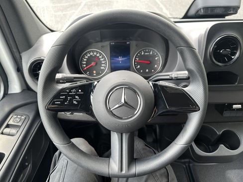 New 2026 Mercedes-Benz Sprinter 2500 image 18