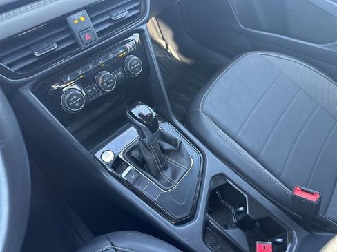 Used 2024 Volkswagen Taos SE image 30