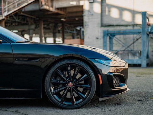 Used 2021 Jaguar F-TYPE R image 39