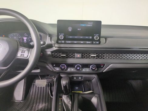 Certified 2023 Honda Accord EX image 21