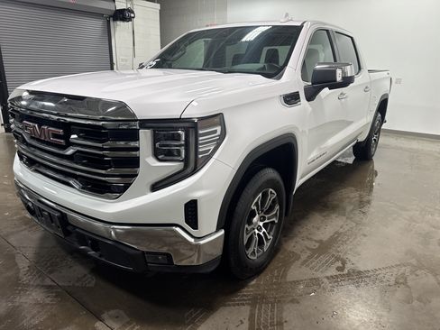 Used 2025 GMC Sierra 1500 SLT AWD/4WD image 6