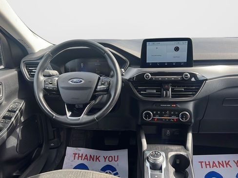 Used 2024 Ford Escape Active AWD/4WD image 2