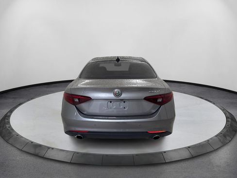 Used 2019 Alfa Romeo Giulia Ti w/ Quick Order Package 22Z Lusso RWD image 6