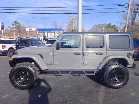 Used 2021 Jeep Wrangler Unlimited Sahara image 1