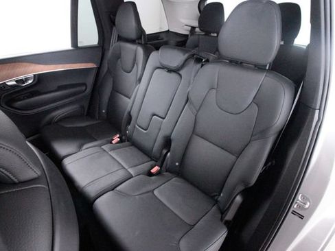 Certified 2025 Volvo XC90 B5 Plus w/ Protection Package Premier AWD/4WD image 33