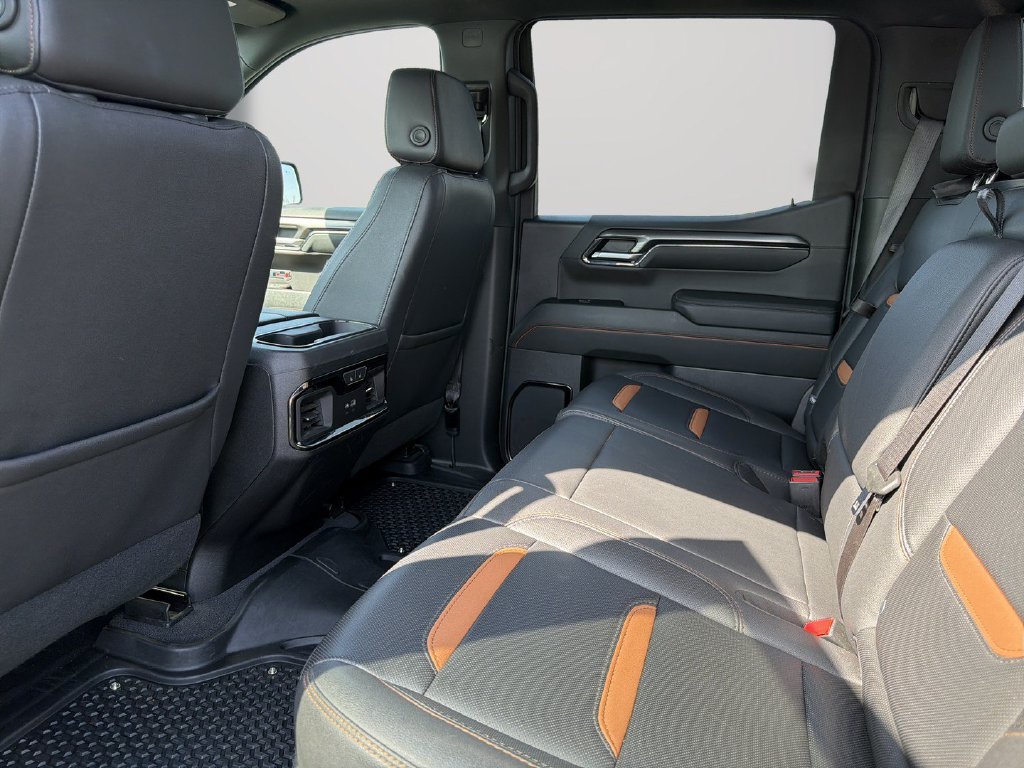 Used 2023 GMC Sierra 1500 AT4 w/ AT4 Premium Package AWD/4WD image 14