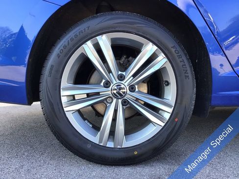Used 2024 Volkswagen Jetta SE FWD image 17