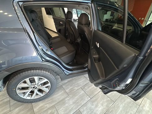 Used 2016 Kia Sportage LX FWD image 32