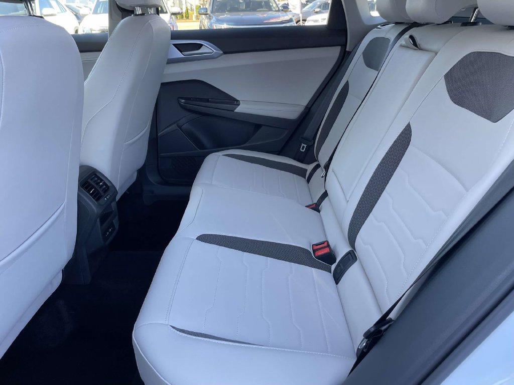 Certified 2026 Volkswagen Taos SE FWD image 12