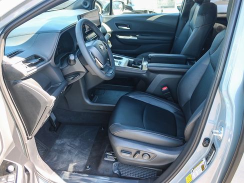 New 2026 Toyota Sienna XLE Woodland Edition AWD/4WD image 20