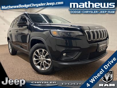 Used 2019 Jeep Cherokee Latitude Plus w/ Comfort/Convenience Group