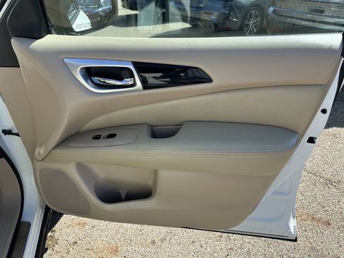 Used 2015 Nissan Pathfinder S FWD image 22