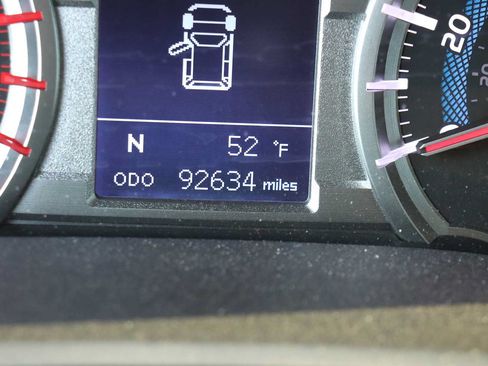 Used 2017 Toyota 4Runner SR5 AWD/4WD image 11