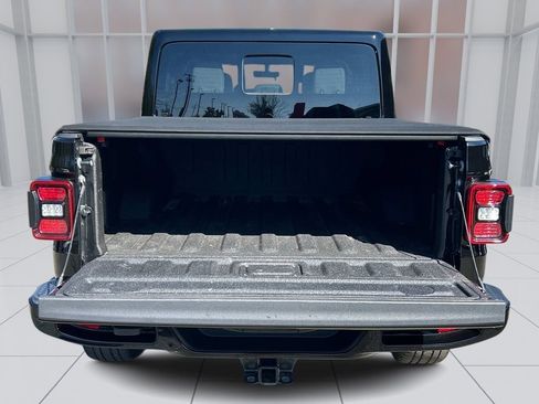 Used 2021 Jeep Gladiator Overland image 13