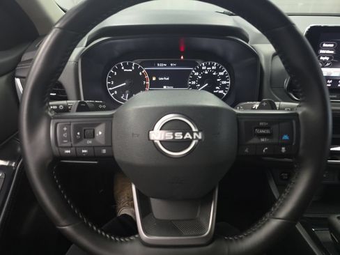 Used 2025 Nissan Rogue SV AWD/4WD image 27