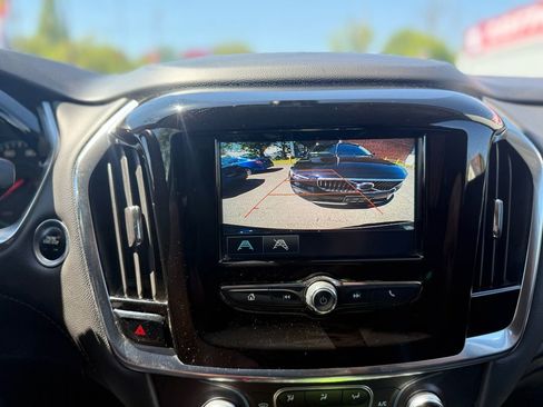 Used 2018 Chevrolet Traverse LS FWD image 24