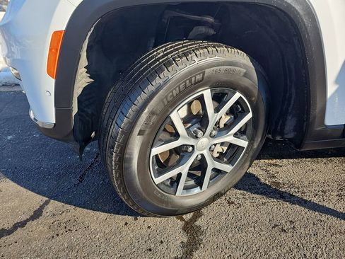 Used 2023 Jeep Grand Cherokee L Limited w/ Luxury Tech Group II image 33