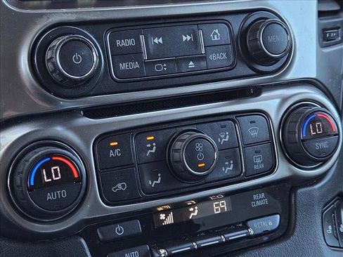 Used 2019 Chevrolet Suburban LT image 16